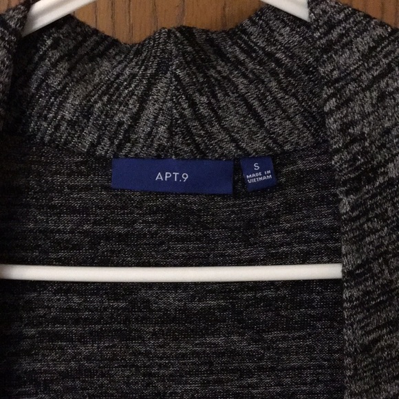 Cardigan - Picture 2 of 6